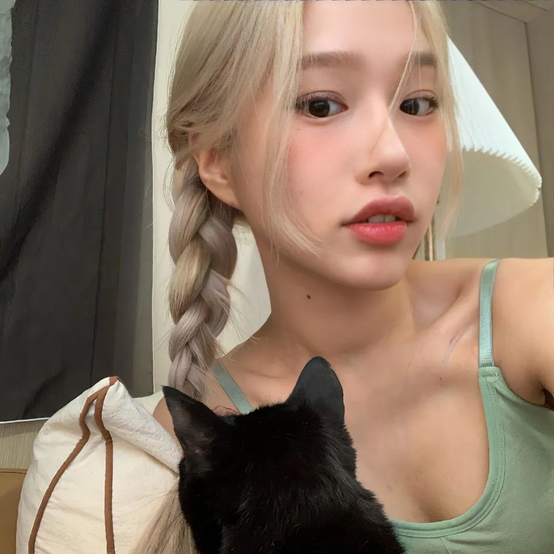 玄学大佬靠摆摊惊艳全球